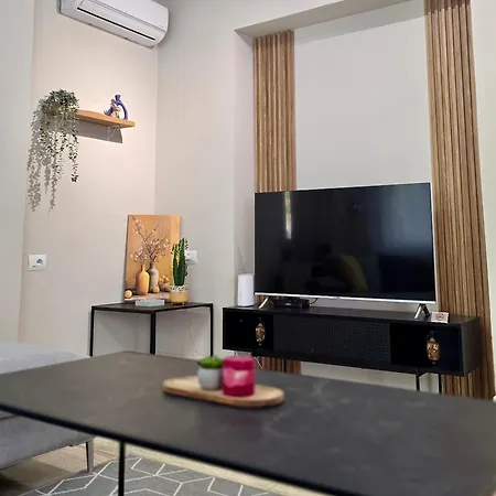 Enjoy Villa- Private Parking Tirana
