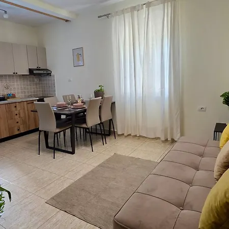 Enjoy Villa- Private Parking Tirana